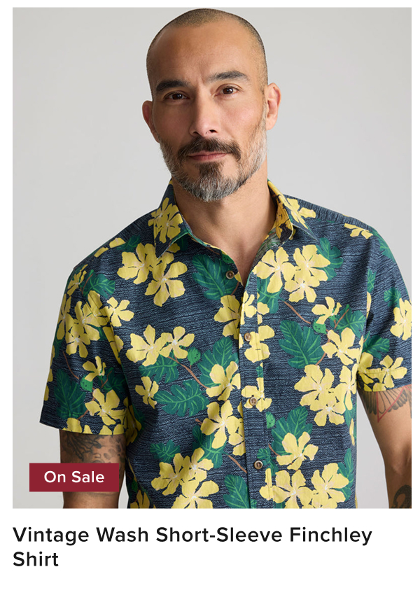 Model is wearing UNTUCKit Finchley vintage wash shirt. Model is wearing UNTUCKit Finchley vintage wash shirt.