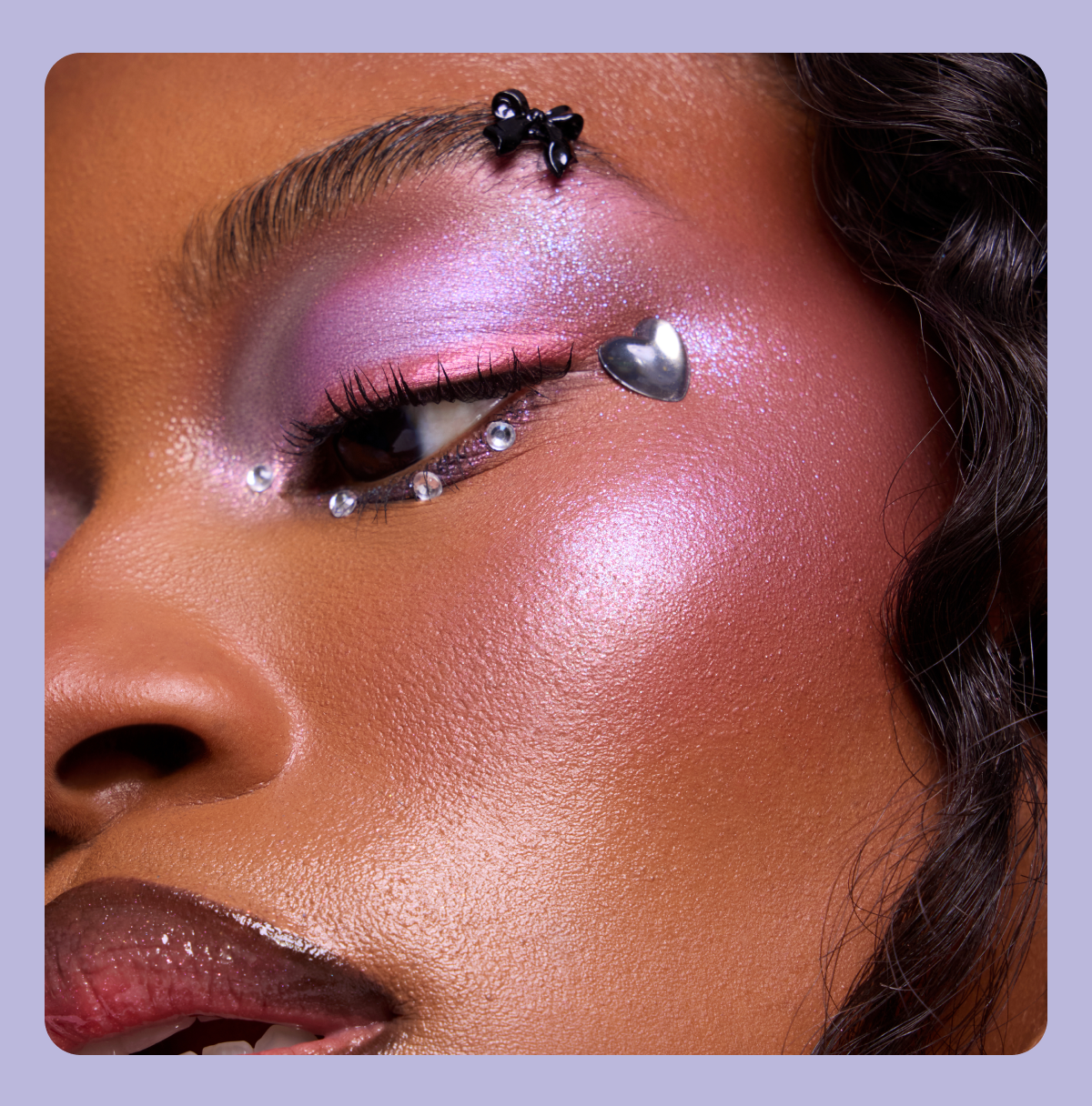 Crystal Glow Bouncy Highlighter in Captivating Villain. Shop Now