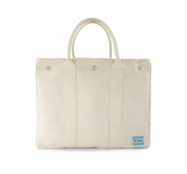 Free Tote When You Spend $135+