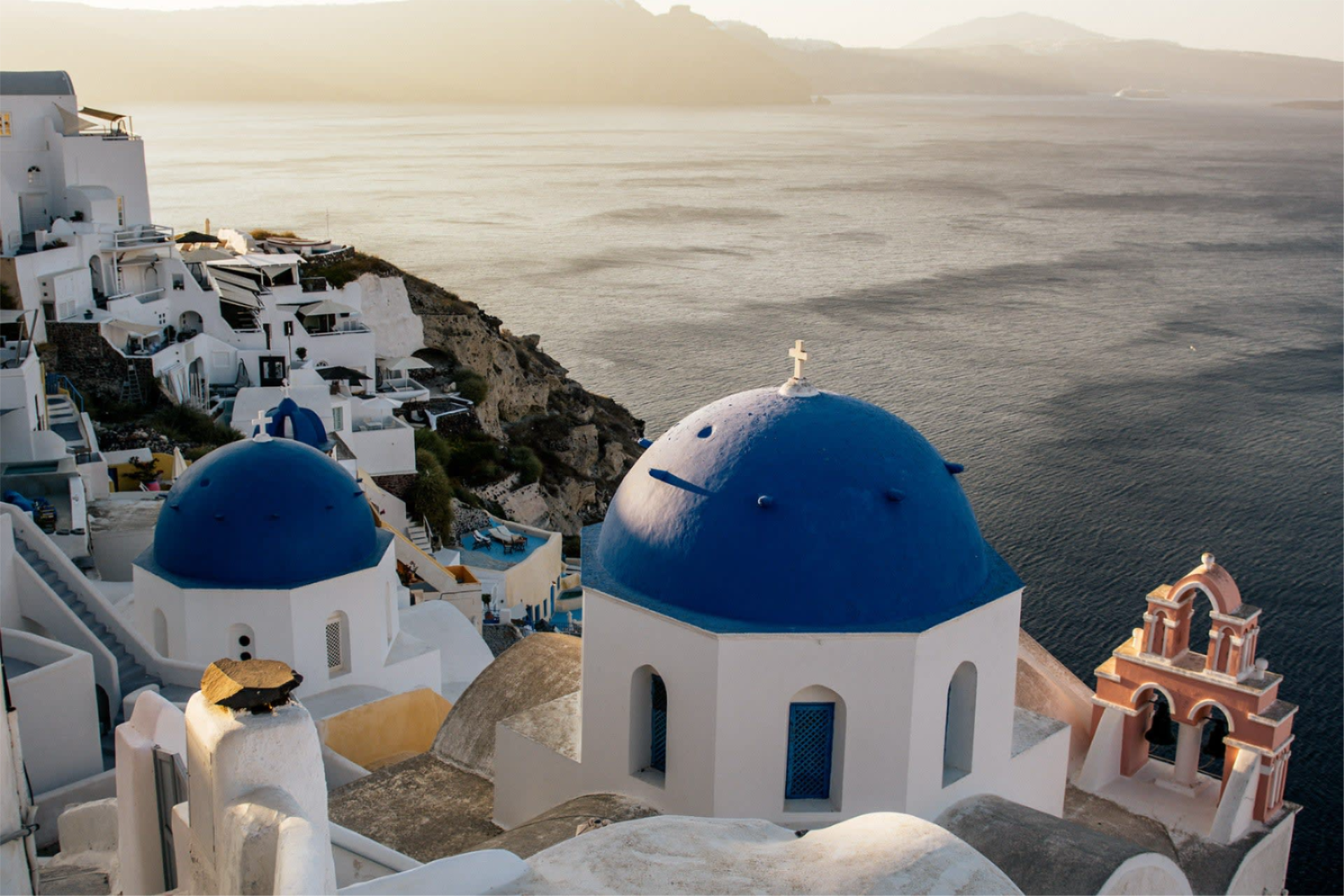 Where to Eat, Drink and Stay in Santorini